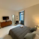 Artemisia Apartament *